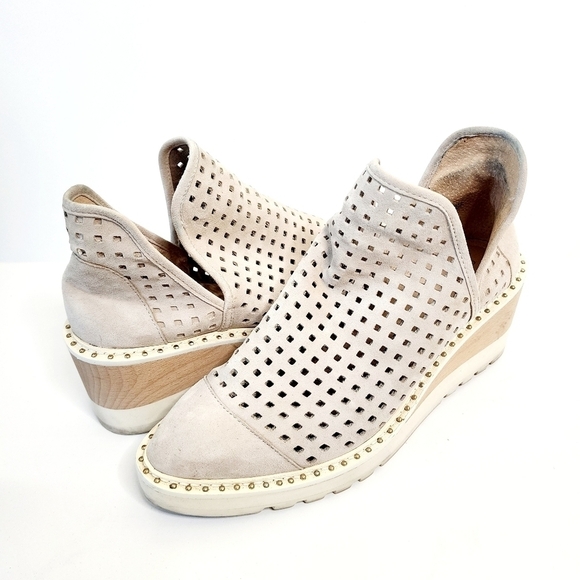 Cecelia New York Taupe Georgie Cut Out Low Perforated Wedge Ankle Booties 9 - Picture 1 of 9